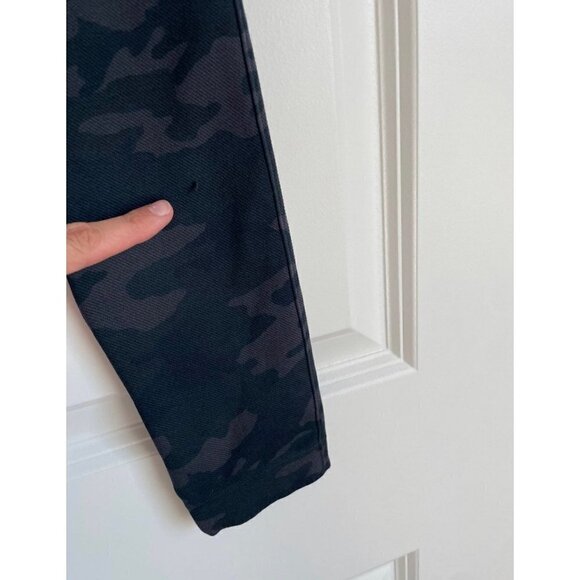 SPANX Camo Leggings - Picture 4 of 5